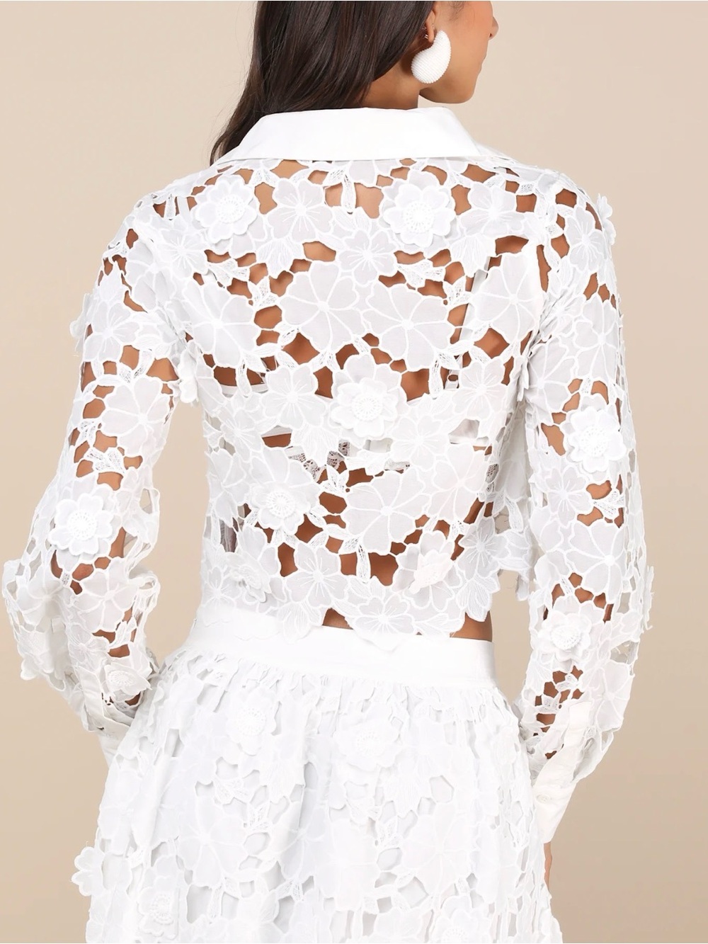En Saison Sheer Laser-Cut Floral Buttondown Crop Top - Picture 6 of 7